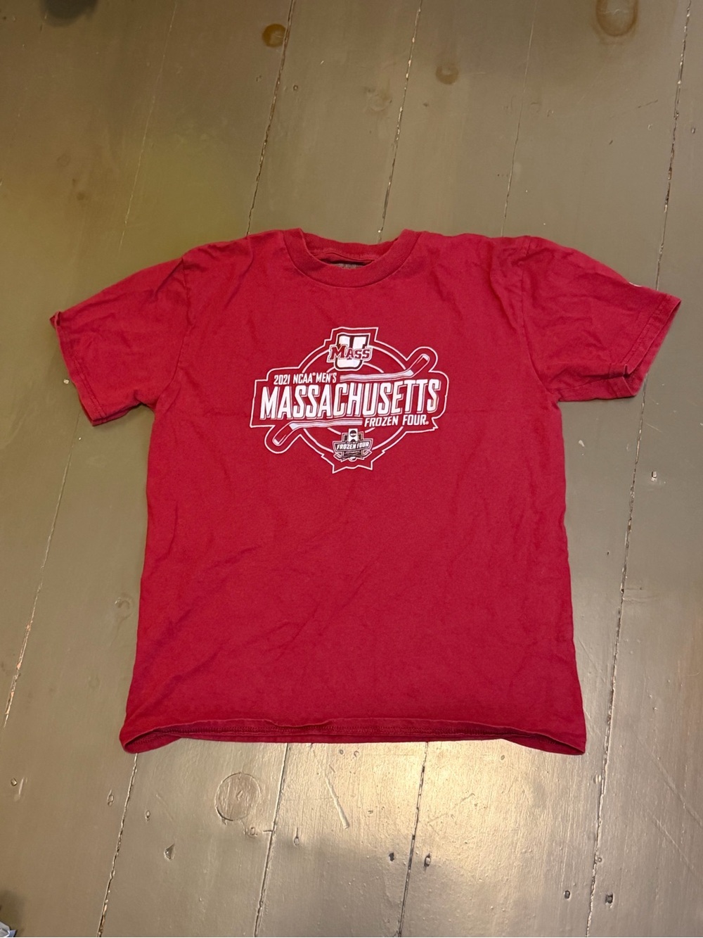 Champion UMass Amherst 2021 NCAA Frozen Four Hockey T-Shirt Youth L